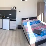 Parti 1 Apartment Zamardi